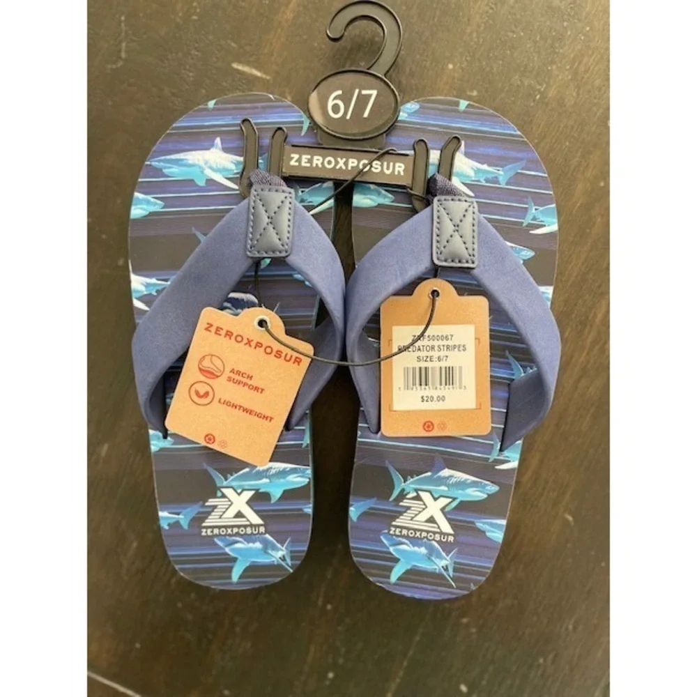 ZeroXposur Shark Print Boys Flip Flops Size 6/7 NEW WITH TAGS